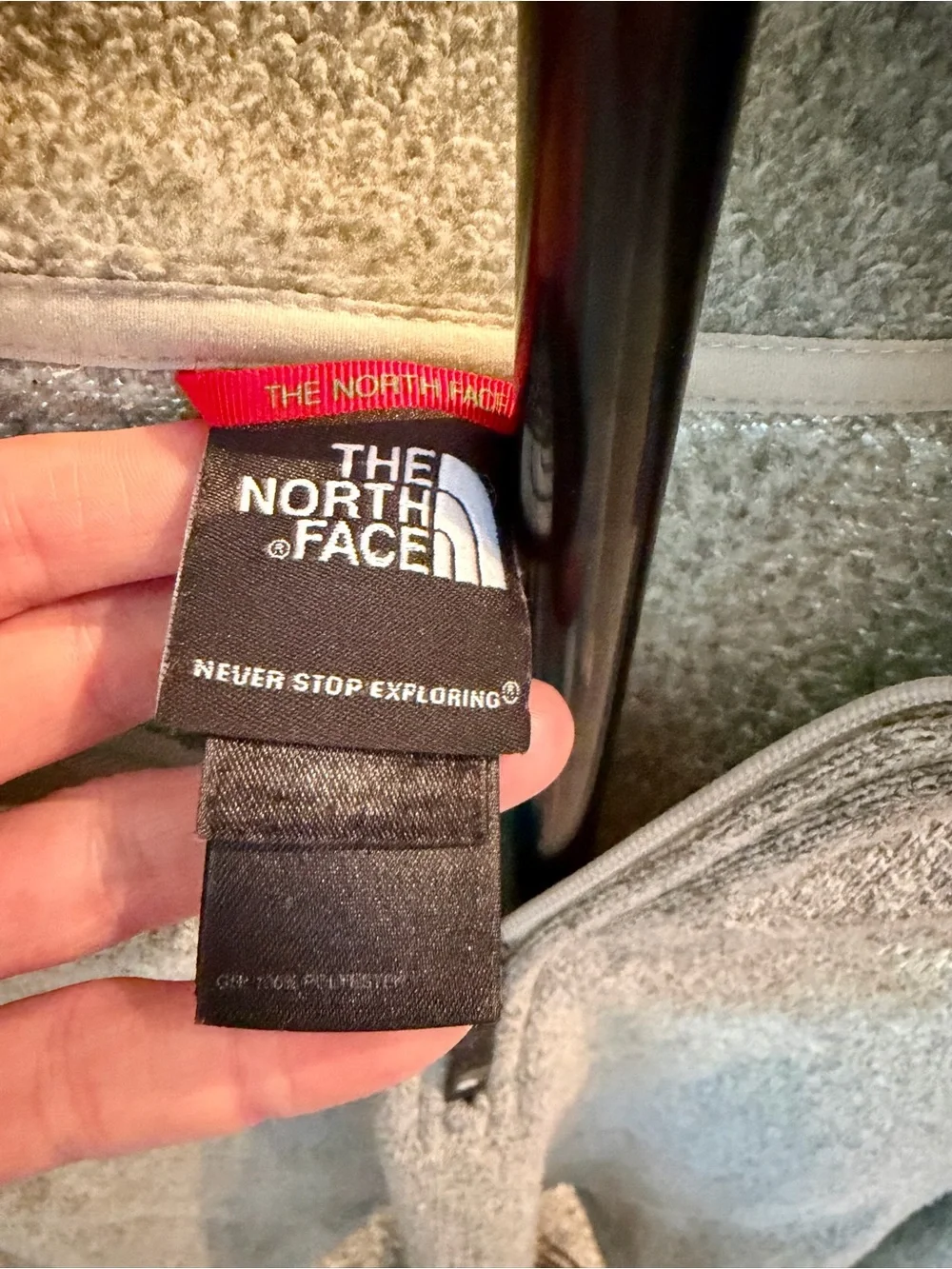 The North Face Men’s Light Gray Quarter-Zip Fleece Pullover